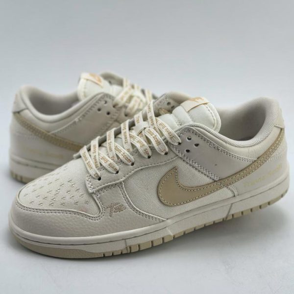 NIKE SB Dunk Low x Travis Scott系列