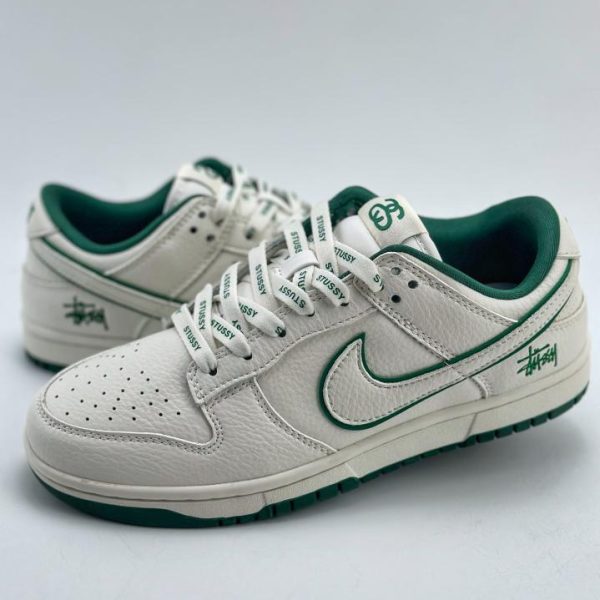 NIKE SB Dunk Low x Stussy系列