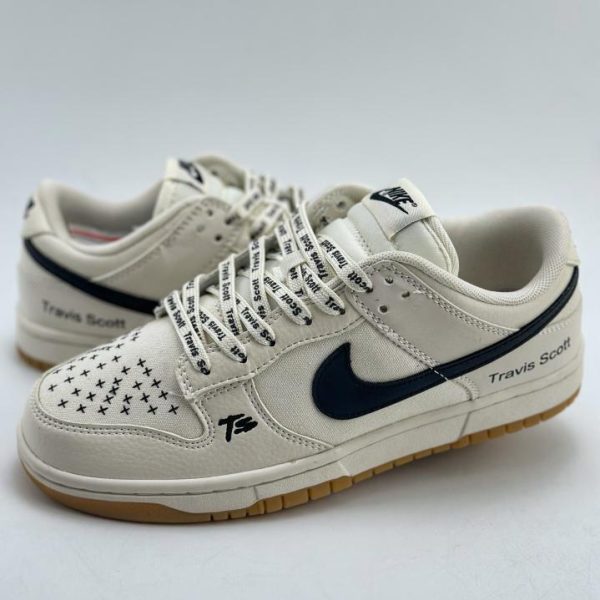 NIKE SB Dunk Low x Travis Scott系列