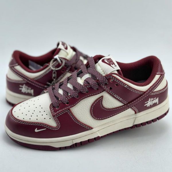 Nike SB Dunk Low x Stussy系列