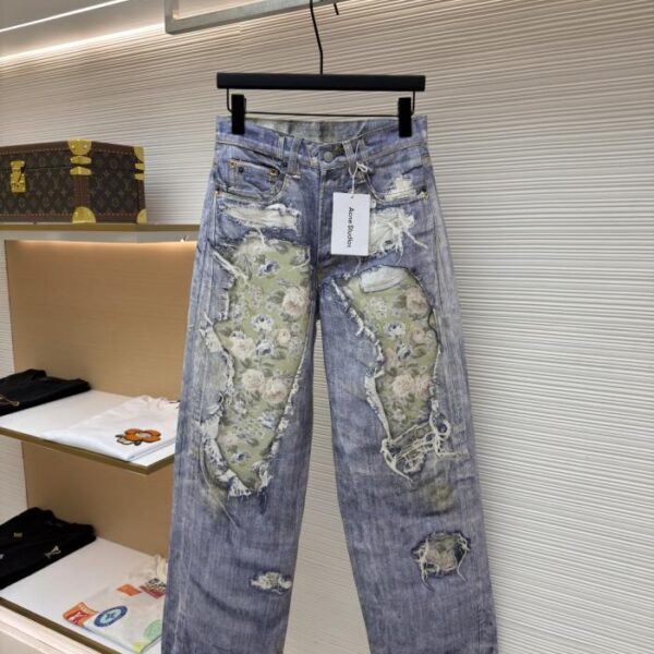 想找LV官網包包價格？LV專櫃同步熱門包款推薦？找名牌包官網熱門包排行榜？ LV包包專櫃太貴怎麼辦？想知道LV包包多少錢？LV官網價格推薦款 Acne Studios 仲夏膠囊系列 玫瑰花卉錯視印花寬鬆寬褲短褲(AK4ESI) 3