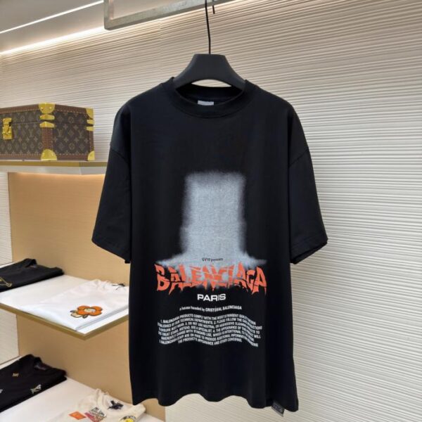 想找LV官網包包價格？LV專櫃同步熱門包款推薦？找名牌包官網熱門包排行榜？ LV包包專櫃太貴怎麼辦？想知道LV包包多少錢？LV官網價格推薦款 Balenciaga 反光環標印花短褲(3B77JK) 3