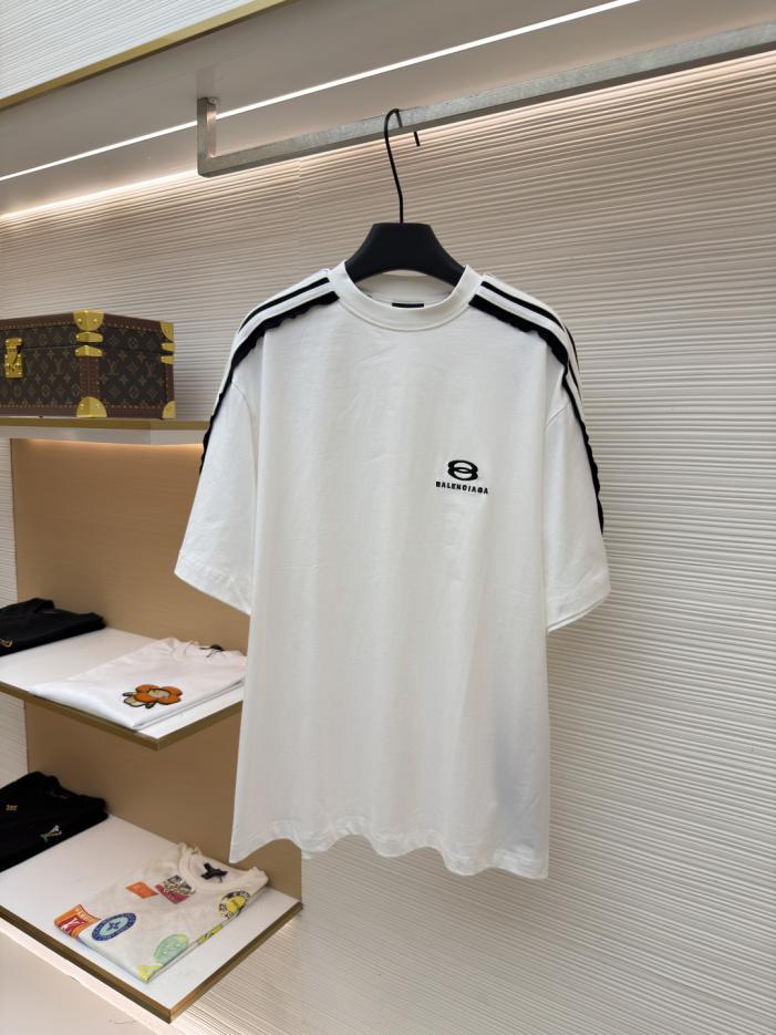 LV包包推薦哪一款?LV官網熱門款推薦?LV精品包包哪裡買比較好? 想買LV女包不知道哪一款?找LV最新款包包?LV專櫃同步熱門款推薦 Balenciaga 條紋刺繡T卹Unity Sports Icon(BUATL9) 5 想找LV官網包包價格?LV專櫃同步熱門包款推薦?找名牌包官網熱門包排行榜? LV包包專櫃太貴怎麼辦?想知道LV包包多少錢?LV官網價格推薦款 Balenciaga 條紋刺繡T卹Unity Sports Icon(BUATL9) 5