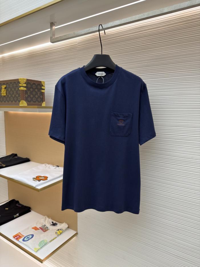 LV包包推薦哪一款?LV官網熱門款推薦?LV精品包包哪裡買比較好? 想買LV女包不知道哪一款?找LV最新款包包?LV專櫃同步熱門款推薦 VERSACE 胸前貼袋刺繡標誌棉質T卹(FBS4O7) 5 想找LV官網包包價格?LV專櫃同步熱門包款推薦?找名牌包官網熱門包排行榜? LV包包專櫃太貴怎麼辦?想知道LV包包多少錢?LV官網價格推薦款 VERSACE 胸前貼袋刺繡標誌棉質T卹(FBS4O7) 5