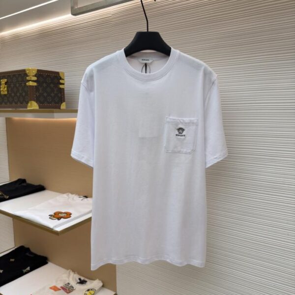 想找LV官網包包價格？LV專櫃同步熱門包款推薦？找名牌包官網熱門包排行榜？ LV包包專櫃太貴怎麼辦？想知道LV包包多少錢？LV官網價格推薦款 Gucci 口袋雙G針織polo衫(DEM6WE) 3